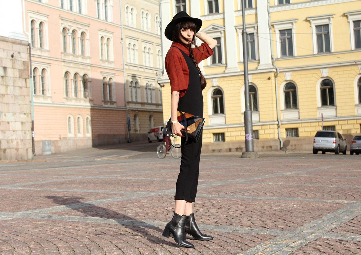 pazhalabi's tweet photo. NEW POST from HELSINKI with ♡
http://t.co/MDTJScf81R
#blackjumpsuit #ootd #newpost #helsinki #fedora #fashionblogger http://t.co/IUKw5dYRfb