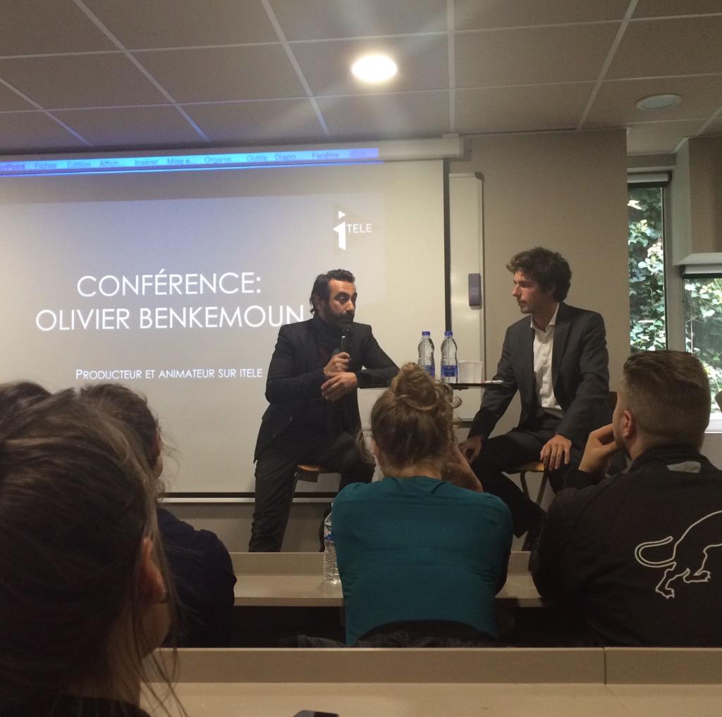 Justinehrv's tweet photo. Conférence d'@obenkemoun sur l'histoire des #médias et d'@itele w/@PPA_ArtCulture #communication #marketing http://t.co/VdbnD2mNBA