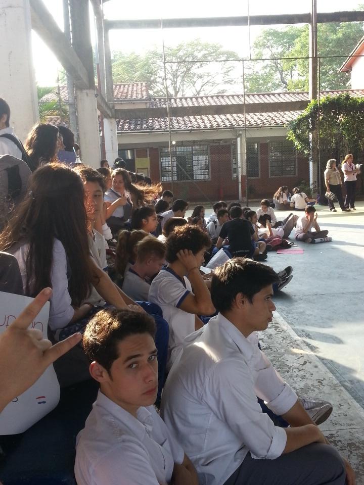 SanclePJE's tweet photo. @UltimaHoracom Colegio San Clemente haciendo paro de actividades  Rt http://t.co/esvnfqNFe5