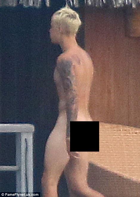 If you'd ever wondered what Justin Bieber looks like naked, today&apos...