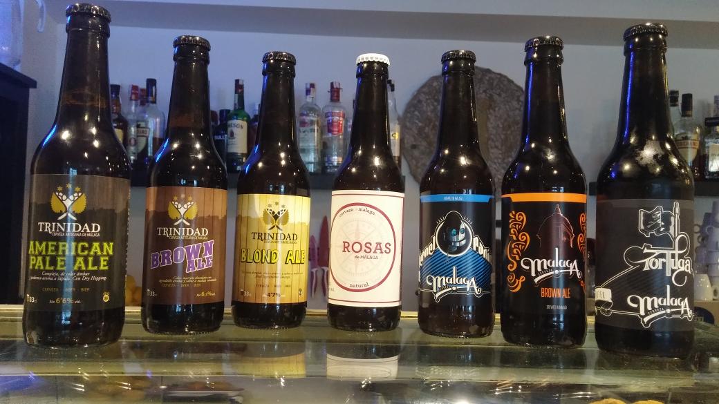 Nuestra familia malagueña al completo.<a href="/RosasDeMalaga/">Rosas de Málaga</a> <a href="/CervezaMalaqa/">Cerveza Malaqa</a>. <a href="/cervezatrinidad/">cervezatrinidad</a>.Apostando por lo malagueño.