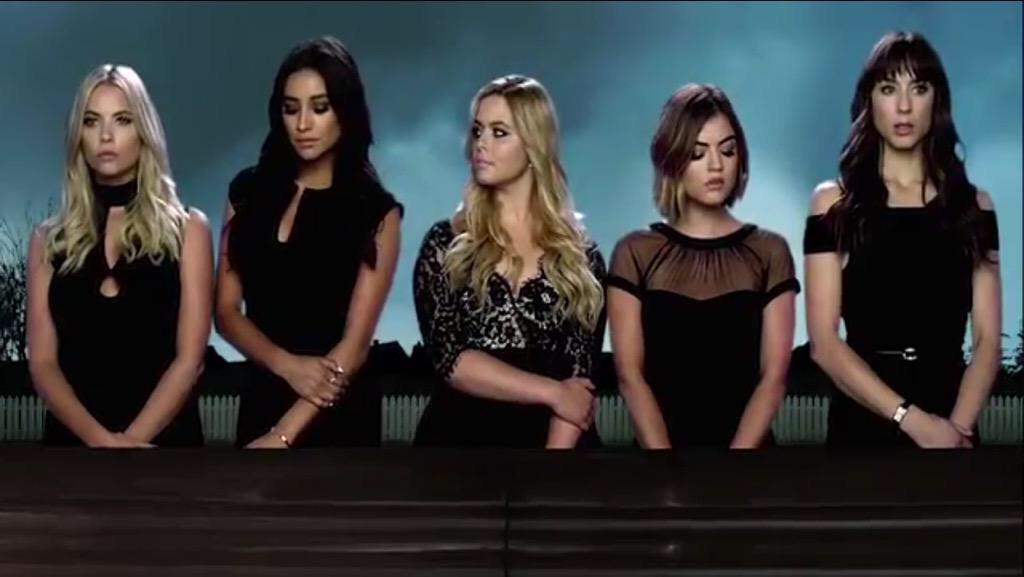 BersabehS's tweet image. With the new intro pic out I can't wait till January can #PLL pls start soon 
#5YearsForward #PLLTimeJump