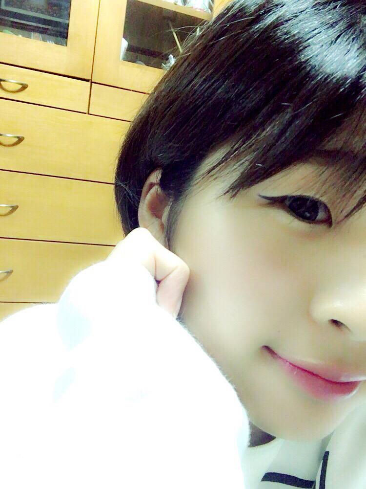 张 世娫 장세연 On Twitter ハーフメイク 半分半分メイクしたwww 1 2枚目オルチャン 3枚目ナムオル お世辞でもナムオルだと思ったらrt お世辞でもオルチャンだと思ったらrt ファボリツください Selca 仲良くしてくれる人リプ Http T Co R6oogg1b8s