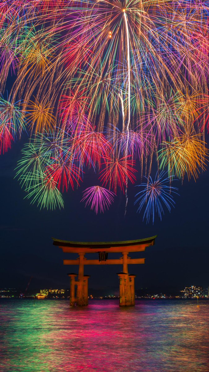 Comyu בטוויטר 宮島水中花火大会 Iphoneの画面サイズに合わせてありますのでご自由にお使いくださいませ ご使用の際は一言リプだけくださいな ご注文も承ります Iphone用壁紙を気ままに作って配るタグ Http T Co Ehctq1klof