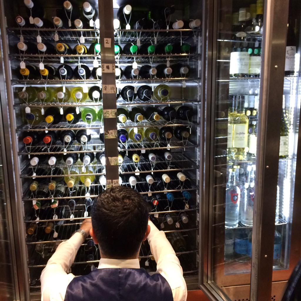 TheCrossKen's tweet photo. Organising the new extra special white wine 😋 @gwinelover #binnumbers #whitewine #winelist http://t.co/RyQ5PILIU3