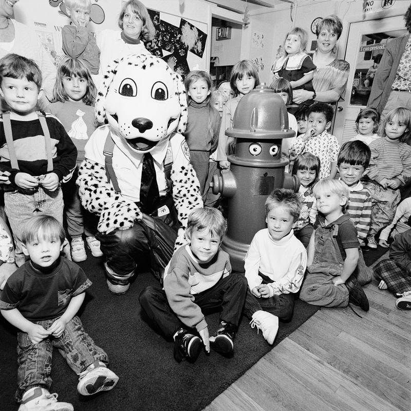 Fermilab's tweet image. Did you know that Fermilab has a daycare center? Here it is in 1992. #ThrowbackThursday #TBT