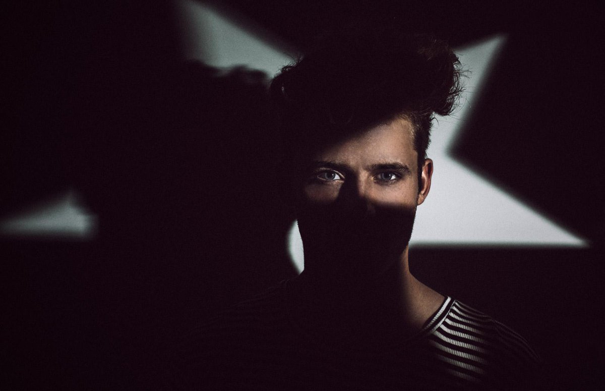 An experimental #shadow #portrait with Max bit.ly/1OnKCZs