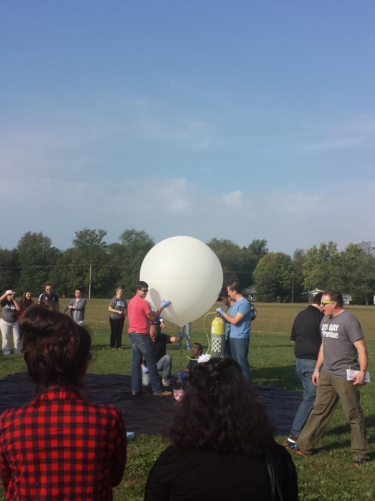 nmbirk's tweet photo. This balloon is going places, by which I mean it's going to SPACE!!! #PurdueGISDay #SPACEODDITY http://t.co/ePCy2tYgp6