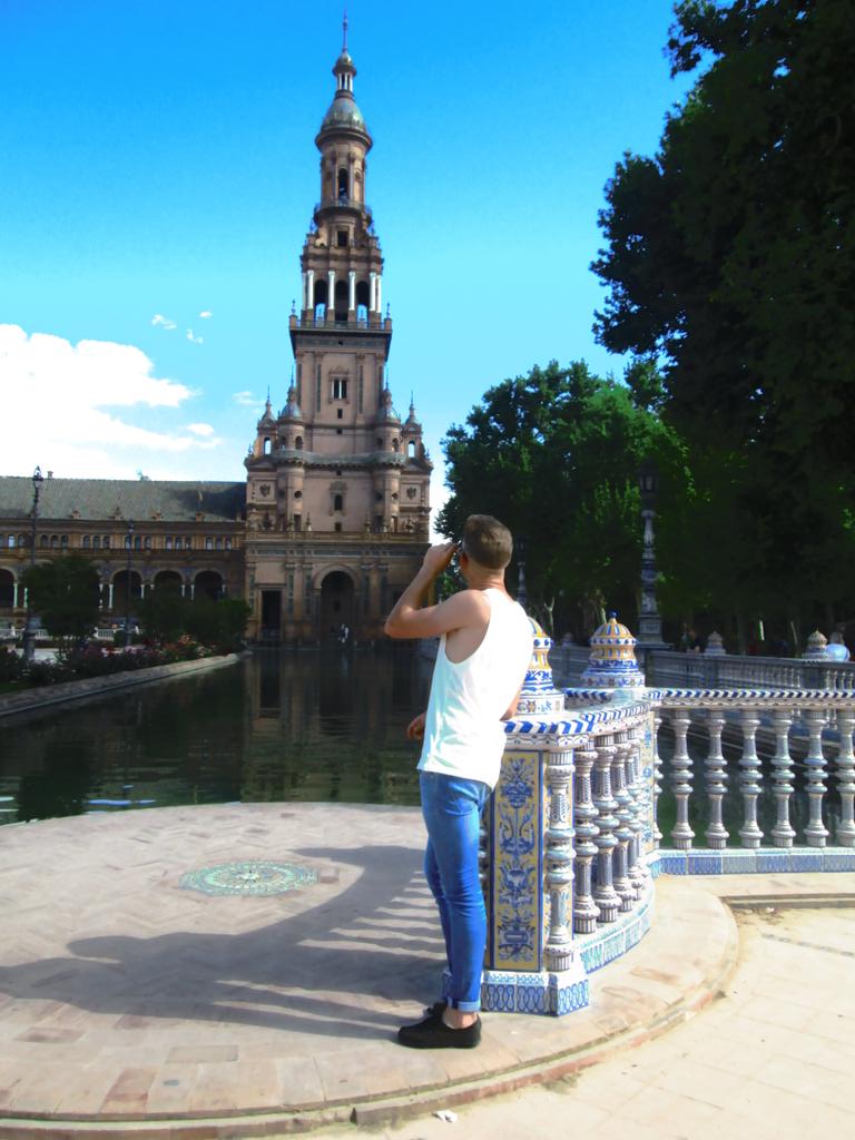 pablotoledano16's tweet photo. Pasados imperfectos para futuros inciertos http://t.co/AV0n3r4cMv