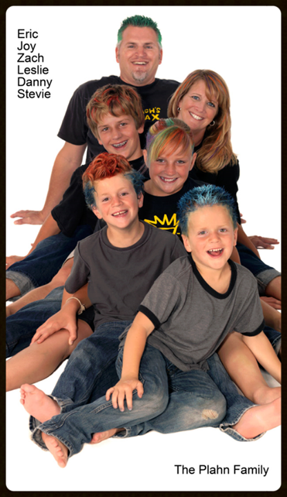 zachswax's tweet photo. When we say this is a family business, we mean it. http://t.co/DQeSnAuskU
#Family #JustAddHair #Halloween http://t.co/J9wL5OIvkY