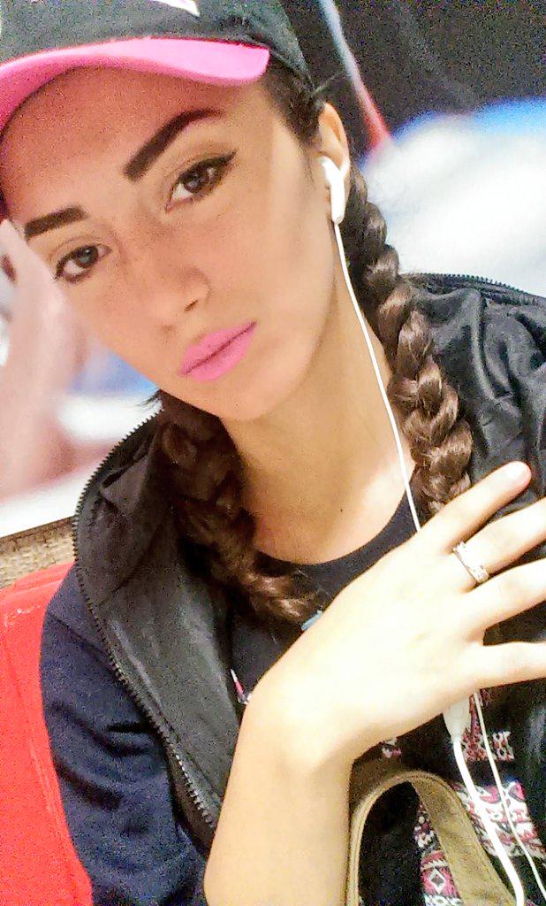 Denise_official's tweet photo. Hello tweet , today i m feeling sick  but i hope to get well as soon as possible.😁😍 http://t.co/jp3OdRHc24