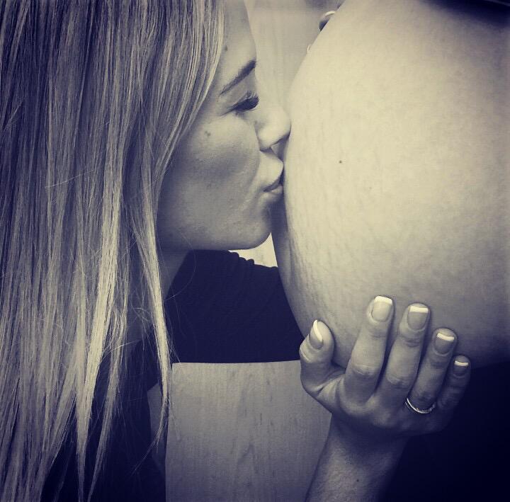 Tamara_Gorro's tweet photo. Hija, mamá ya esta a tu lado... ❤️❤️❤️❤️
#Faltastúpapá http://t.co/zau1vDZt4R