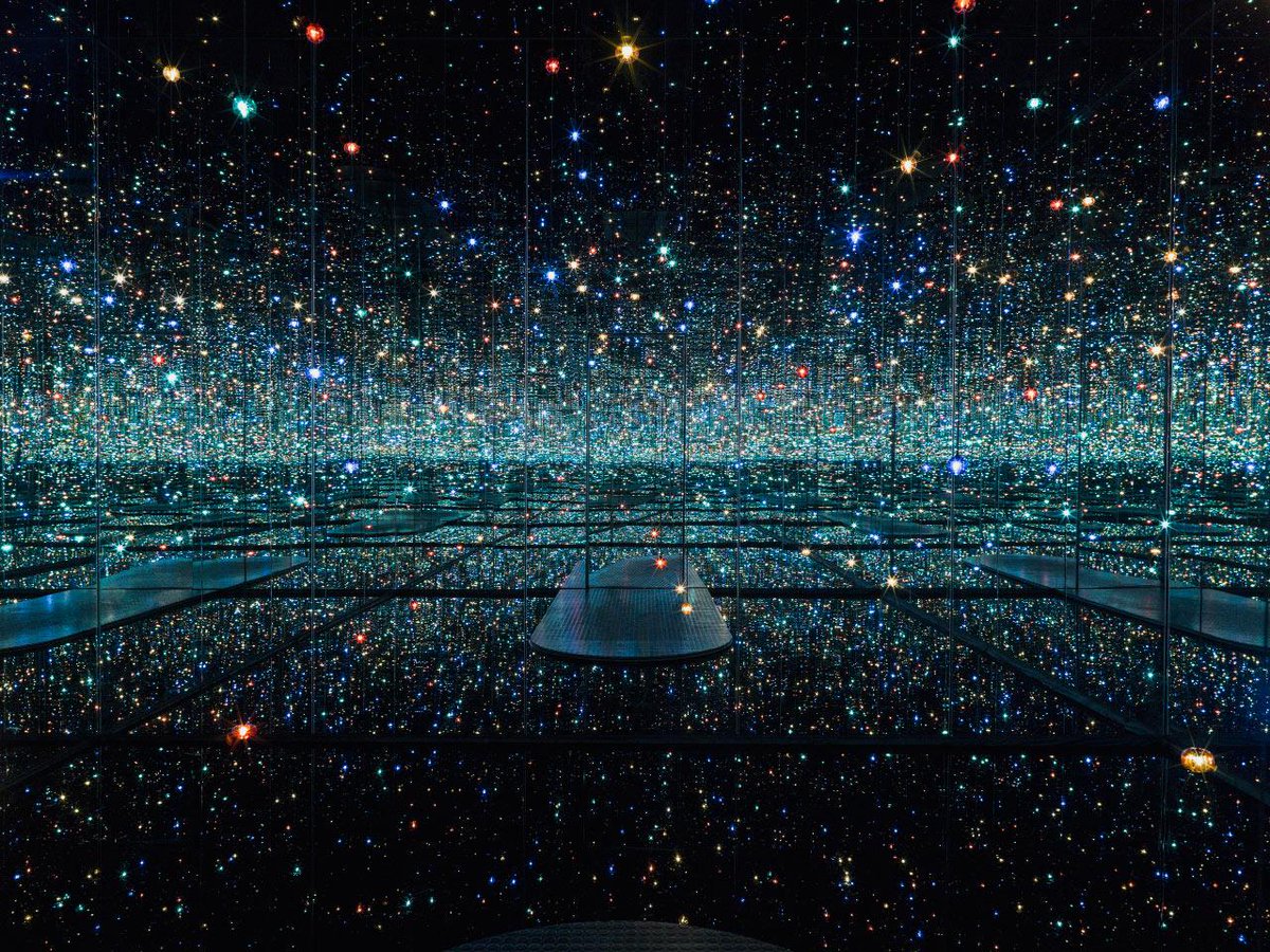 Yayoi Kusama's '45 Seconds to Infinity' lets the viewer have an outer space experience... 
design-milk.com/45-seconds-inf…