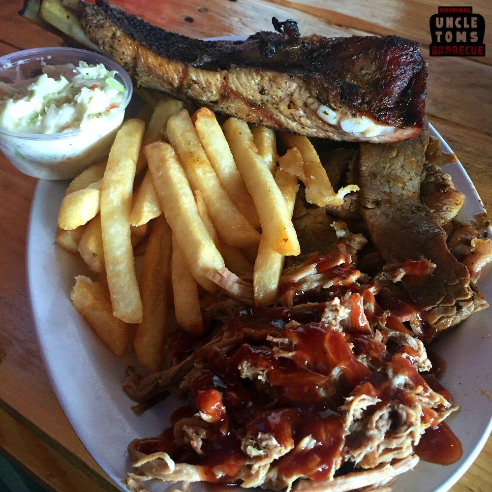 UncleTomsBBQ's tweet photo. #ThreeMeatCombo with #PulledPork, #SpareRib, &amp; #brisket. 😋 🐖 #UncleTomsBBQ #BBQ #LunchTime #yummy http://t.co/XrqDnFf1BE
