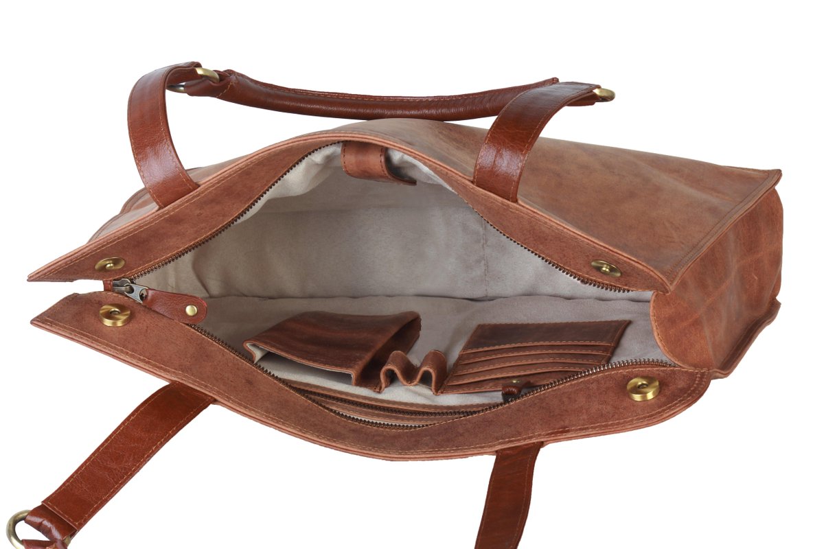 sorellahexham's tweet image. We have found the perfect work #handbag @Geometry_London &amp;amp; is as gorgeous inside as out Pop in our shop &amp;amp; take a look