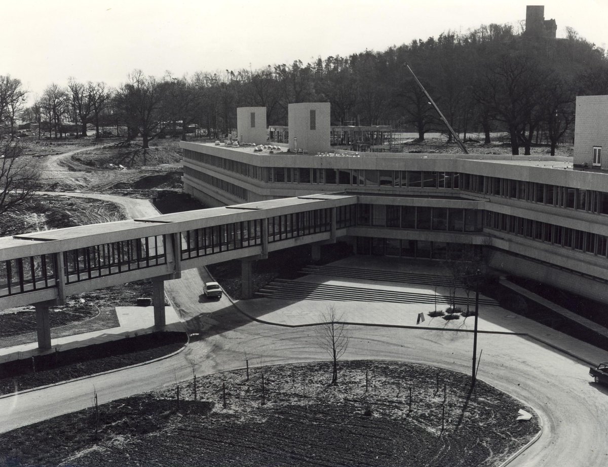 University of Stirling on Twitter: "#ThrowbackThursday to a view of Queen's Court & the Cottrell Building under construction, thanks to @unistirarchives http://t.co/D7UG2CQFRu"