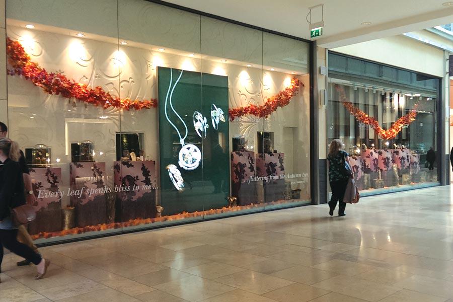 D1DC's tweet photo. D1DC's latest scheme for Welsh jewellers @Clogau creates an outdoor autumnal feel, perfect for the season! http://t.co/Uq0fJTGOxm