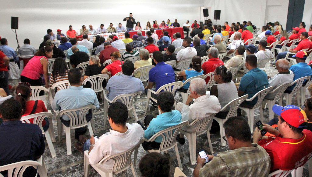 jhonnathanmarin's tweet photo. Todo este equipo tiene que garantizar la movilización para lograr la #VictoriaPerfecta el #6Dic #HoyJuramosPorChavez http://t.co/9RHkjWm4iV