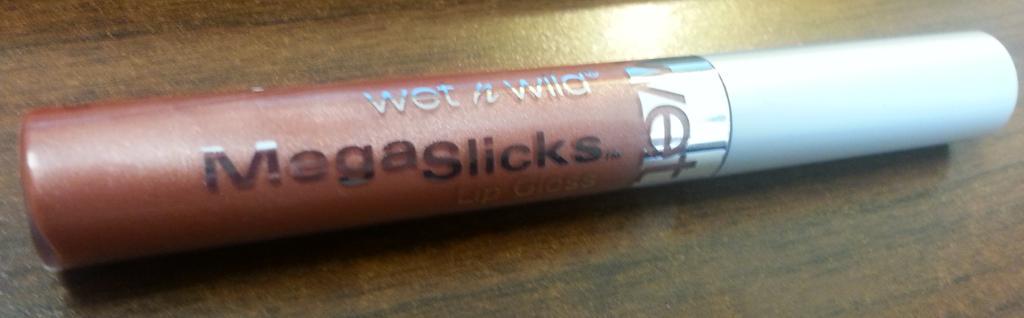 BrokeBroad's tweet photo. Under $2? Yes, please! @wetnwildbeauty Has great gloss at a super great price. #megaslicks #bronzeberry #loveit http://t.co/iSjo67IPFm