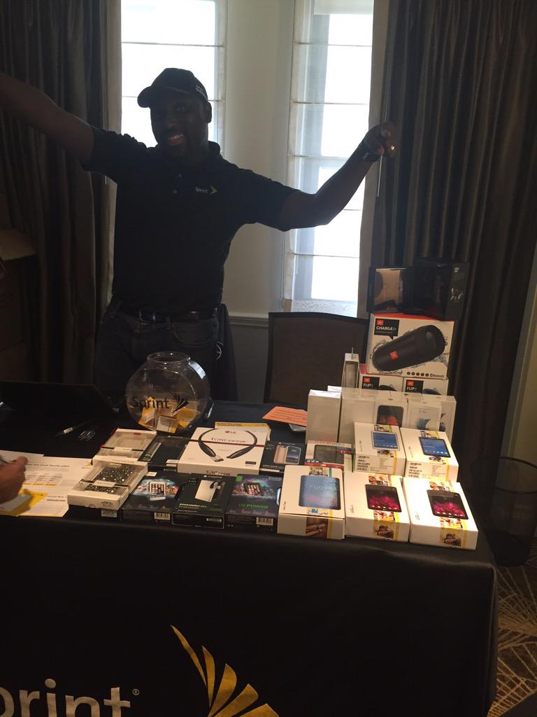 TeamEvolution_1's tweet photo. Representing sprint at JW Marriott event fair .@MaverickMikeL @RonB96 making magic #1023BESTINNYC http://t.co/2mu67J3jJd