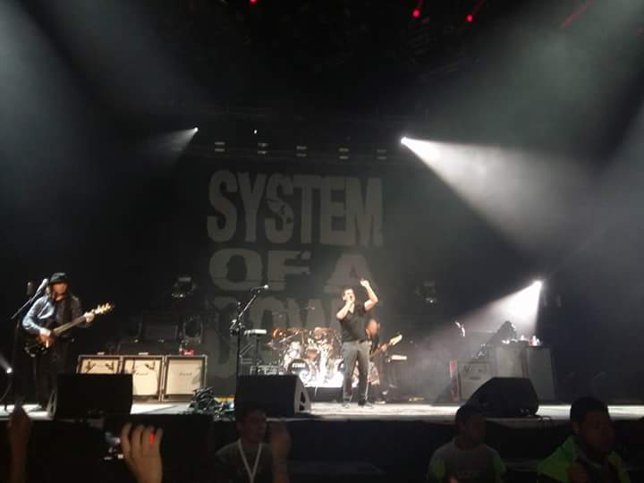 SOADERCR's tweet photo. El mejor concierto... 👌✊💛 #SOADER
#systemofadown #systemofadownmexico @serjtankian @ShavoOdadjian @systemofadown http://t.co/96fh6JZSC1