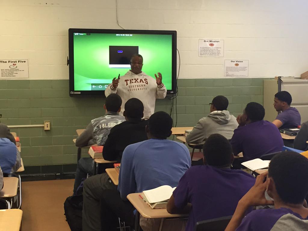 StAugnola's tweet image. Today is Career Day! #purpleday #alumnigivingback