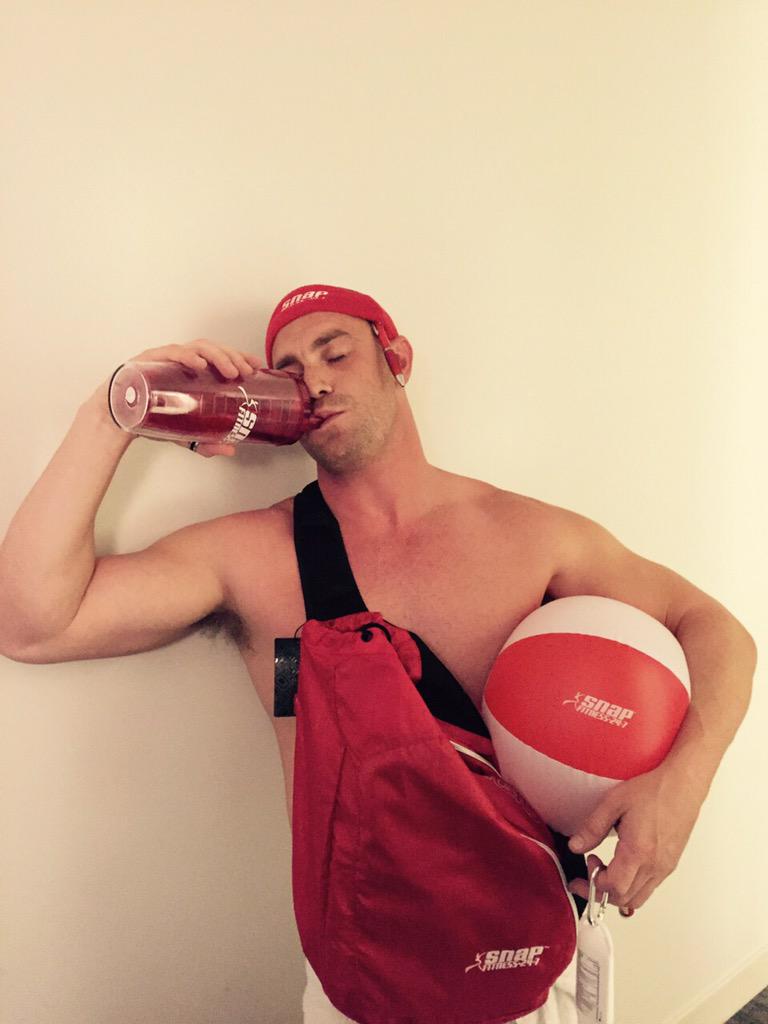 toddbhoward's tweet photo. Pool party ready... Aussie Aussie Aussie #SnapCon15 #SnapNation #snapfitnessau #snapfitness http://t.co/E4rJ7g4Tjn