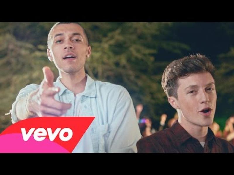 BURSTROCK's tweet image. Watch @KalinAndMyles new video for Brokenhearted!! #BrokenheartedMusicVideo - sot.ag/4sQkw
