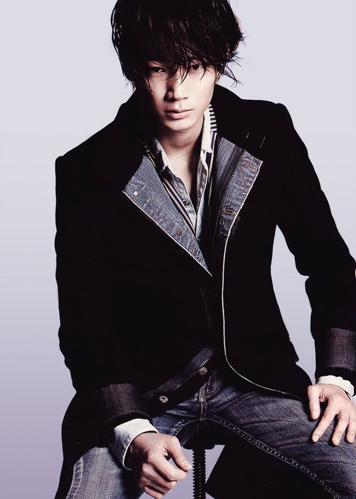 Boy 綾野剛の私服ファッション ブランドまとめ おしゃれ俳優 ハイセンスなモードファッションは あなたを 大人なオトコ にする一つのヒントになるかも T Co 79z68ysli0 Boy Mag T Co Zaepawntcm Twitter