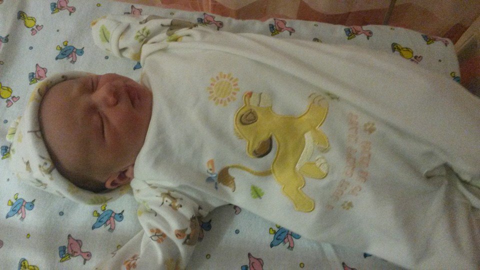 jonkey53's tweet photo. Happy to announce to twittersphere that I am now a daddy. James Michael born yesterday, 6lb14oz. Helen's doing fine. https://t.co/4UXA9cHabC