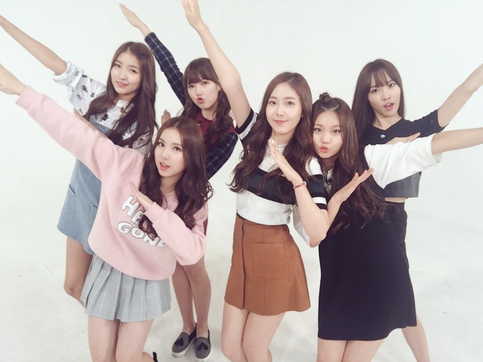GFRDofficial's tweet photo. #여자친구 #GFRIEND 잠시 후 6시 #MBCevery1 #주간아이돌 1시간 특집으로 찾아갑니다♡ 채널고정 본방사수☆ #수육주돌 여친이들의 예능감! 드루와 드루와~♡ https://t.co/qdRhR5riPk