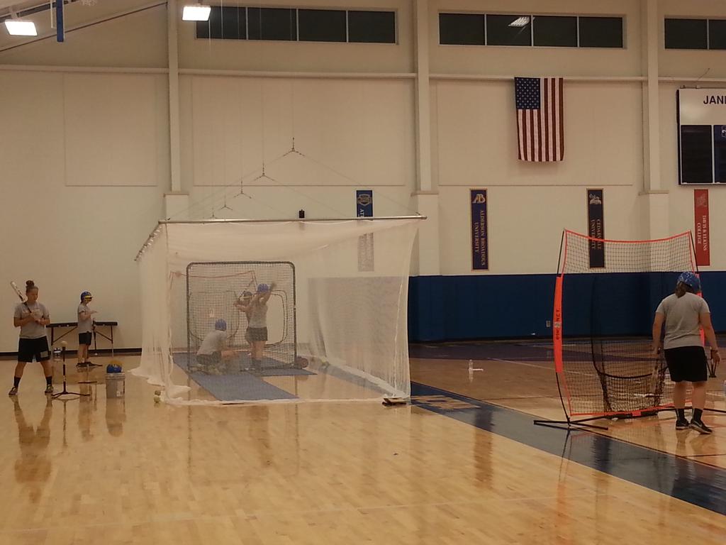 PoliticsSmoliti's tweet photo. We practice while others sleep!
#noshuteye
#hithardhitfirsthitoften https://t.co/QyGHW7F3zj
