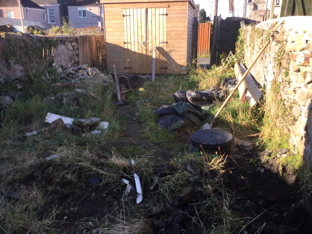 RobsLandscape's tweet image. #small #garden clear out and small sandstone patio. #PlymouthHour #britainsoceancity #landscaping #cornwallhour