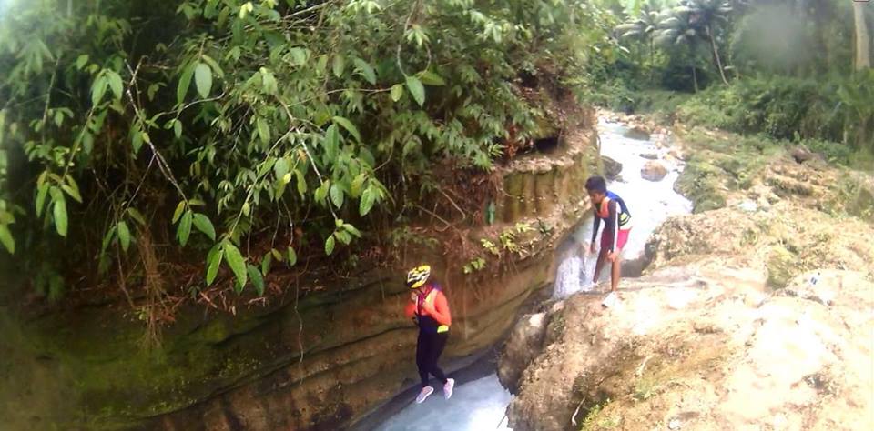 NEXT_globalTOUr's tweet image. 1st jump in canyoneering adventure  ,,,
#iHEARTpinas#JoinUs
#YourLocalGuide
#action&amp;lt;3