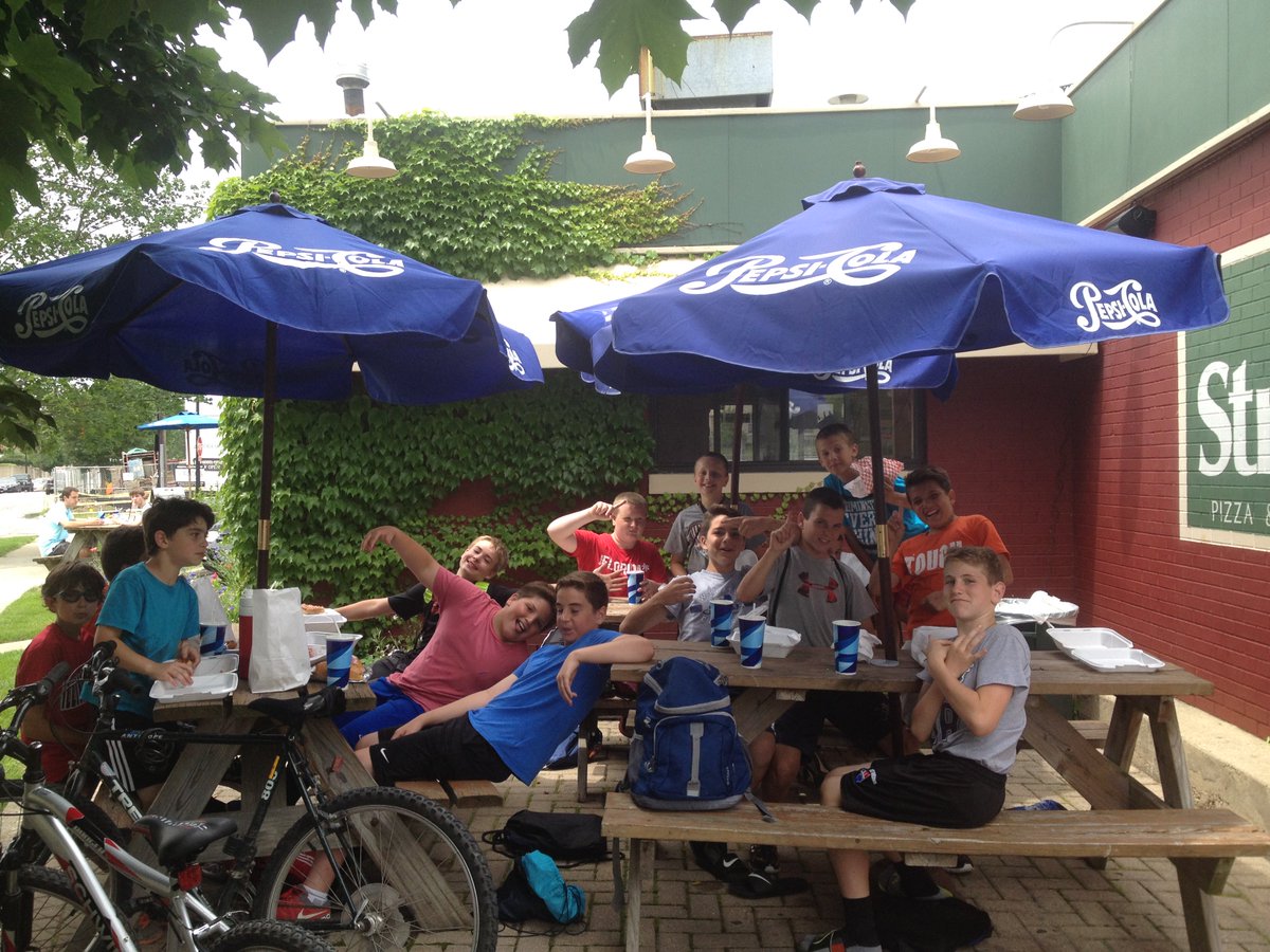 Save $7 Off Order of $30+ at Jack Straw's Pizza Promo Code: strawsemailclub Order Online eat24hrs.com/restaurants/29…