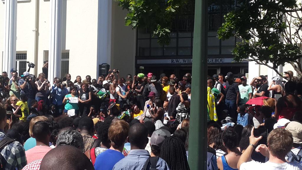 Management has come to interact with students in Stellenbosch #FeesMustFall