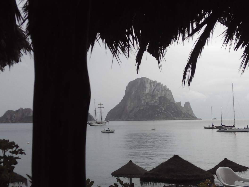 OS aseguro q en Las Pitiusas sigue lloviendo ufff