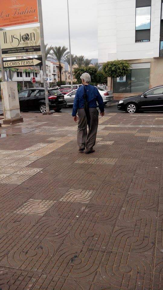 AlmeriaPostureo's tweet photo. El agua ya esta tocando a nuestras puertas otra vez Sæcios .... 

En Roquetas de Mar ya están preparados ... ☔🙈 https://t.co/Sm6Clf5Sxf