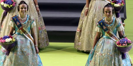 FallasLevante's tweet image. ¿Quién será la Fallera Mayor Infantil? Entra y vota en nuestra encuesta --&amp;gt;
listas.levante-emv.com/corte-de-honor… #Fallas2016