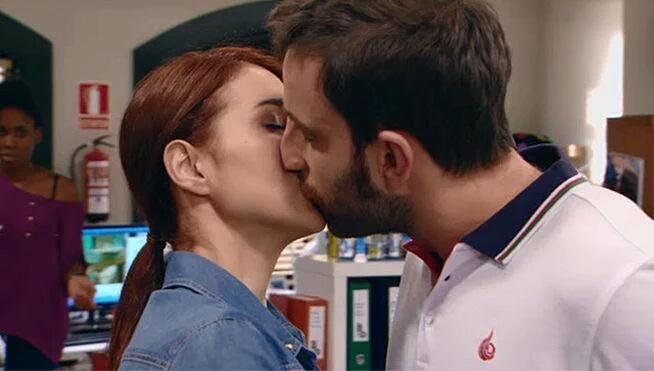 CristinaBrondo_'s tweet photo. Ay..esos momentos con #juan @DANIROVIRA @Bybserie ...hoy #Reencuentro con #vero Un placer chicos 😊 @globomedia #byb6 https://t.co/BIg0nn1x2G
