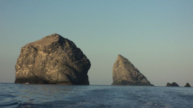 High rises: Climbers share their pix from ascents of the UK's highest sea stacks bbc.in/1W3Fyby