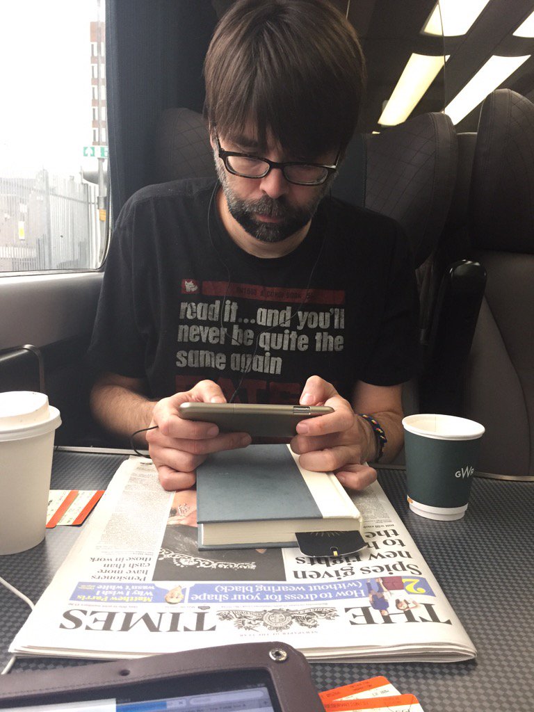 Joe Hill On Twitter Good Snap Of Me Setting A New Record In Pac Man 256 Ahhh I Mean Editing A New Work Of Fiction Um On My Phone Https T Co Yhbqxeytfh