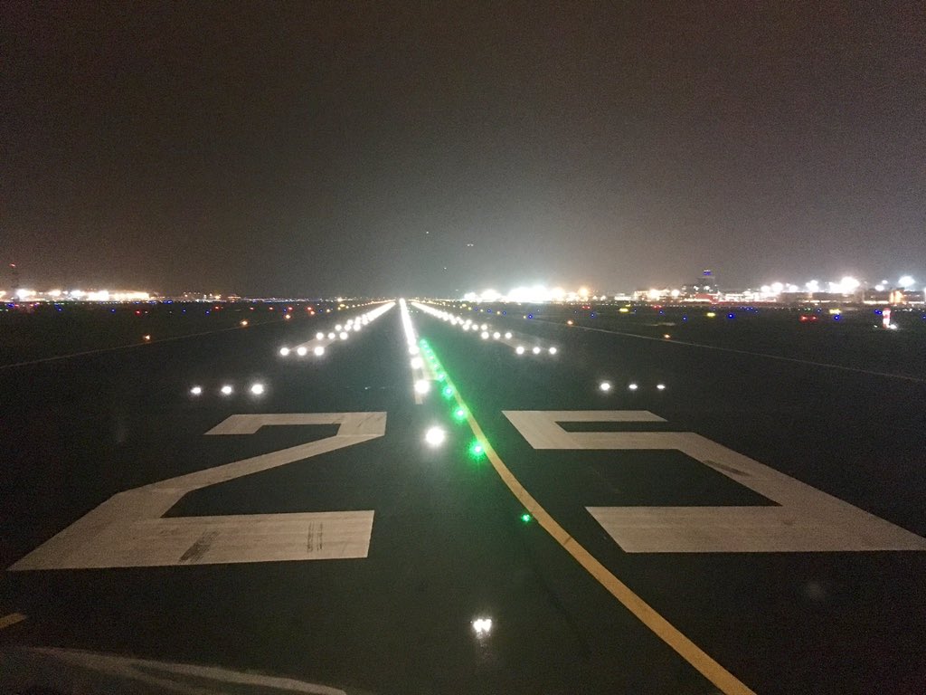 pilot_airbus's tweet image. night take off view #avgeek @luchtvaartfotos @APilotsEye @apilotsview @AviateAddict @Annie55917614 @iLove_Aviation