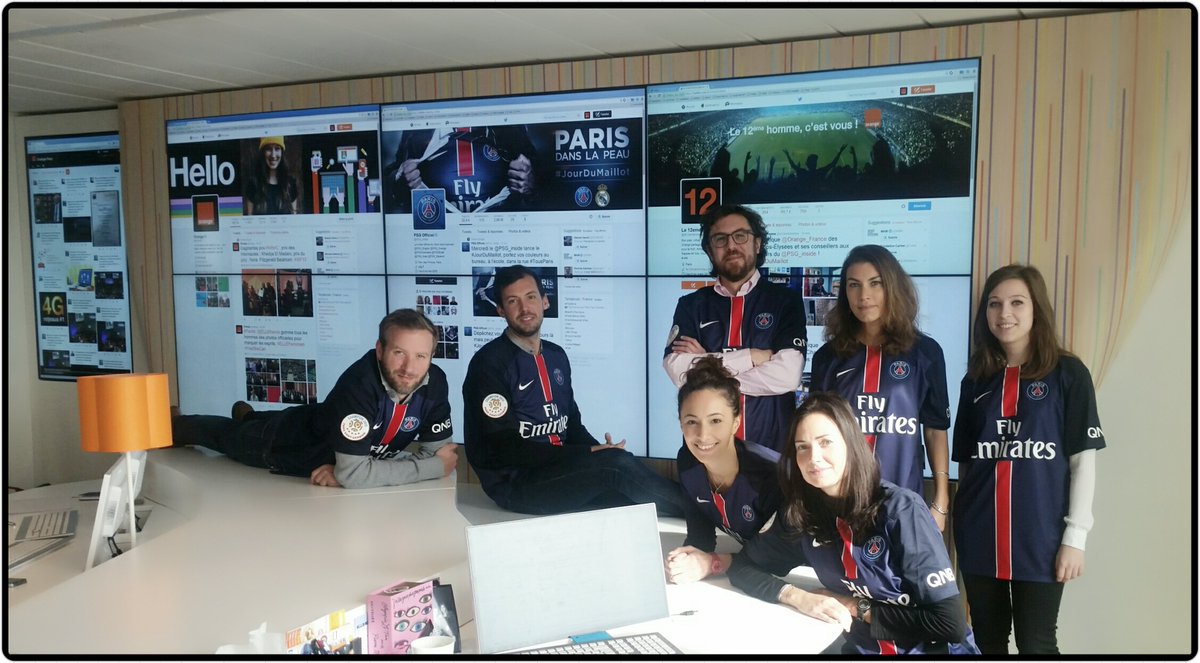 Orange (@orange) on Twitter photo Fiers de nos couleurs jusqu'au #SocialHub. Ici c'est Paris ! #DefiPhoto #JourDuMaillot #PSGREAL poke <a href="/PSG_inside/">Paris Saint-Germain</a> Fiers de nos couleurs jusqu'au #SocialHub. Ici c'est Paris ! #DefiPhoto #JourDuMaillot #PSGREAL poke <a href="/PSG_inside/">Paris Saint-Germain</a>