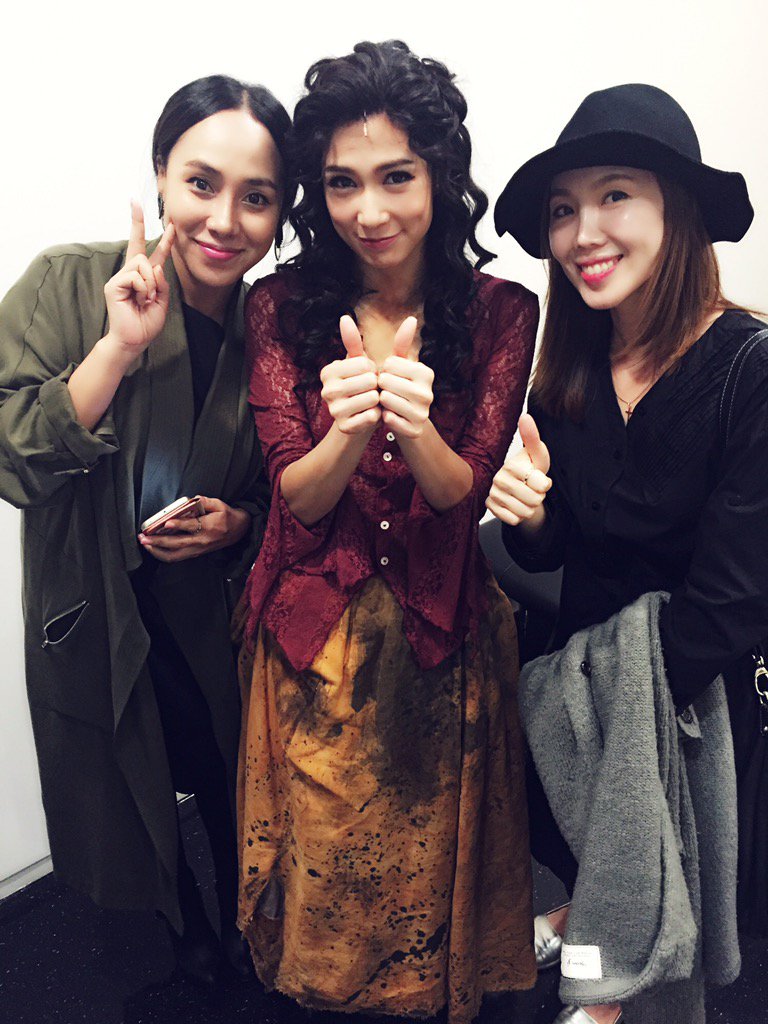 오랜만에 류박사님을 돈키호테로 만나다~ 쏘냐랑 추억 놀이!!! 좋은공연도 감사하고 옛날 생각도 나고 설렘설렘!!! 몇진 배우들 짱입니다요!!! #맨오브라만차 #류정한 #소냐 #린아 #김희선 #이야기사운드