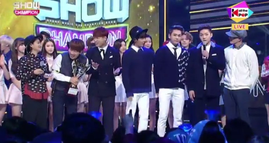 gigi_2711's tweet photo. 3ปีที่ผ่านมาได้แต่อยู่ข้างหลังมองวงอื่นได้รางวัล แต่วันนี้ก็มาถึงตาพวกเราแล้วนะ  #BTOB1STWIN https://t.co/6n3VK4aKp6