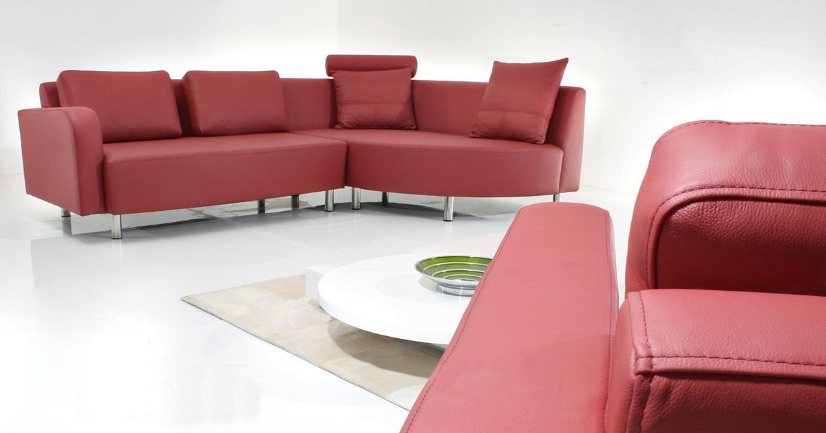 Das Ledersofa K4090 bietet Ihnen schwungvolles Design mit gediegener Eleganz. - kayserversand.de/moebel/wohnzim…