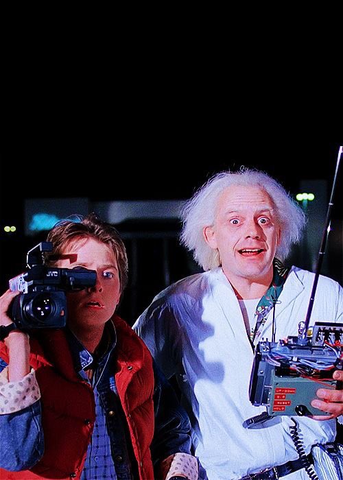 Back to the future 1985. Назад а будущее. Марти макфлай назад в будущее 2. Назад а будущее. Назад а будущее.