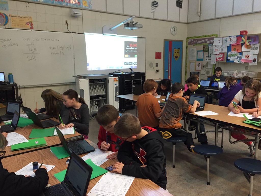 mrsrwc's tweet image. Learning how to use #wordreference to translate with @dmackaysroom ! #macneillsuccess