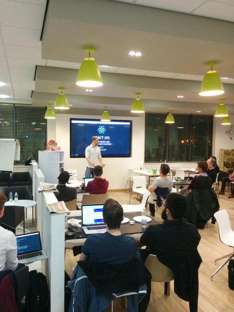 boyney123's tweet image. #whatthehtml @SevenInitiative Talking about reactjs!